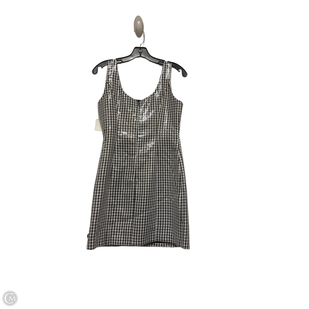 Dress Casual Short By Wayf In Chevron Pattern, Size: S
