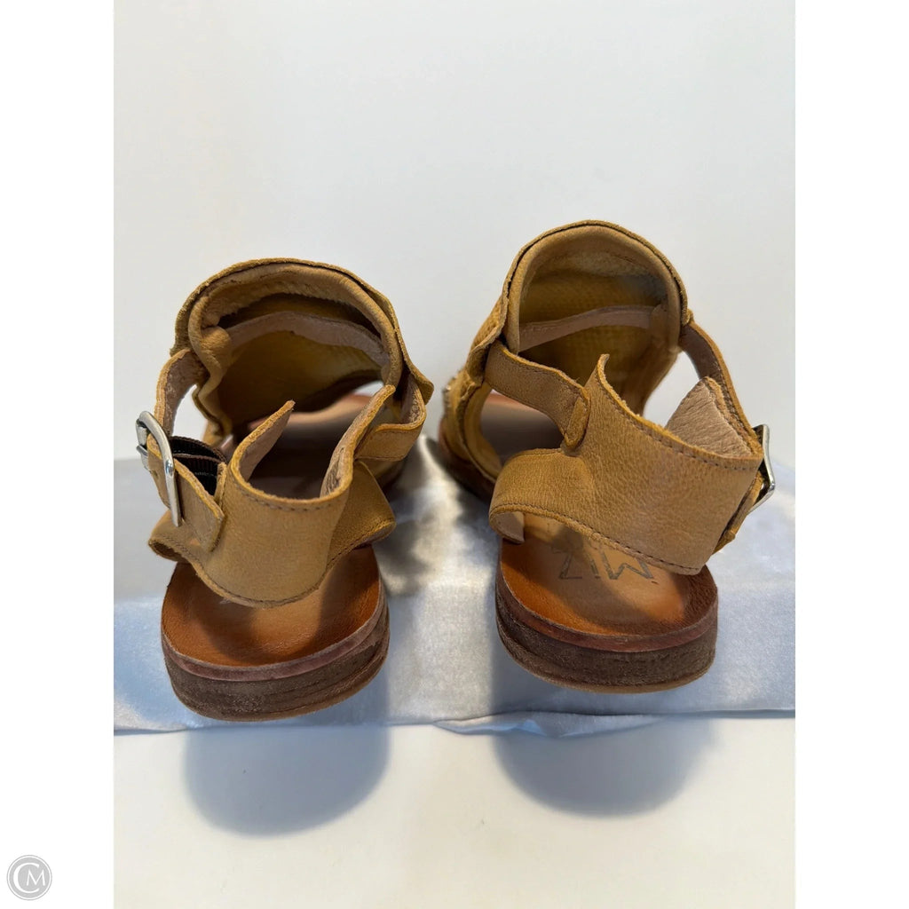 Sandals Flats By Miz Mooz In Tan, Size: 10.5