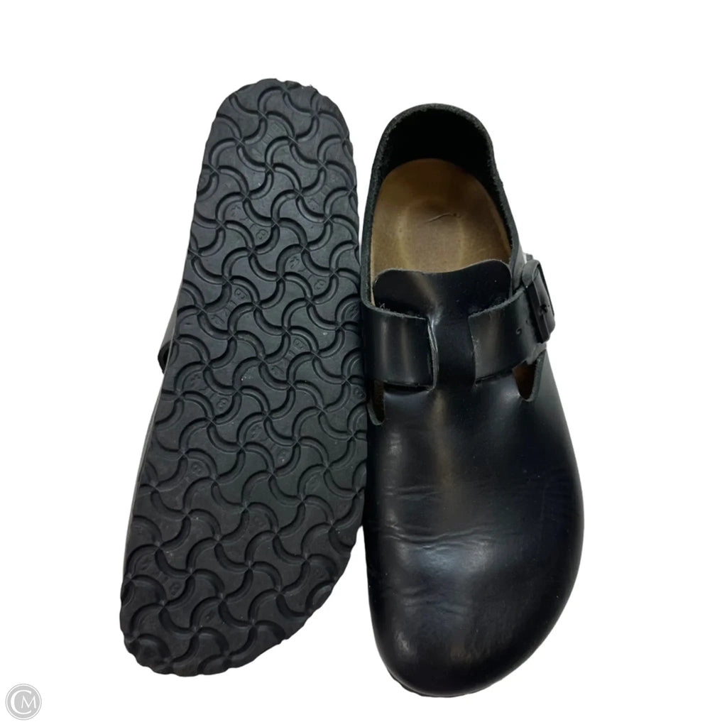 Shoes Flats By Birkenstock In Black, Size: 11