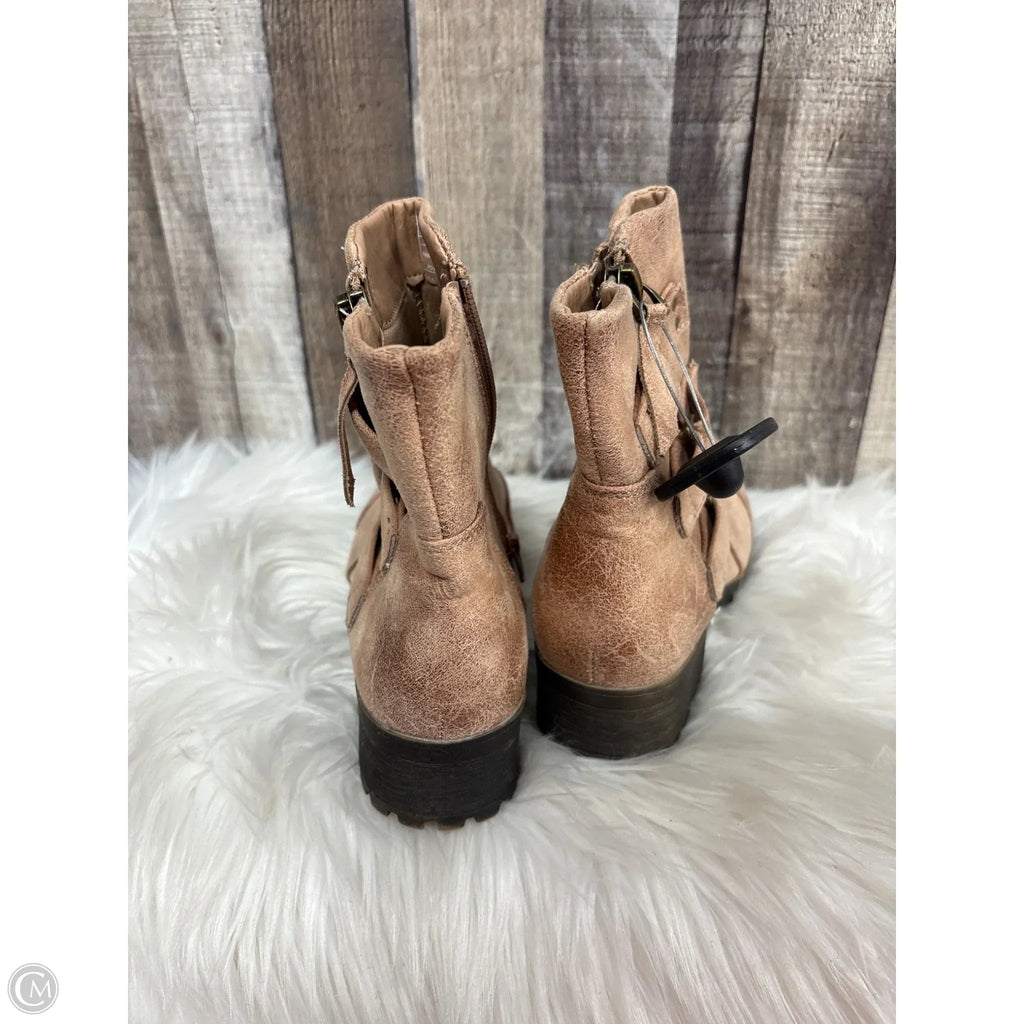 Boots Ankle Flats By Cme In Brown, Size: 8