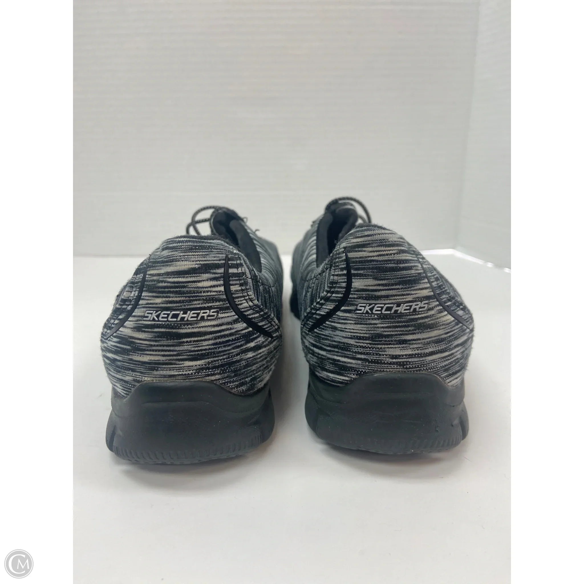 Shoes Athletic By Skechers In Black & White, Size: 8.5