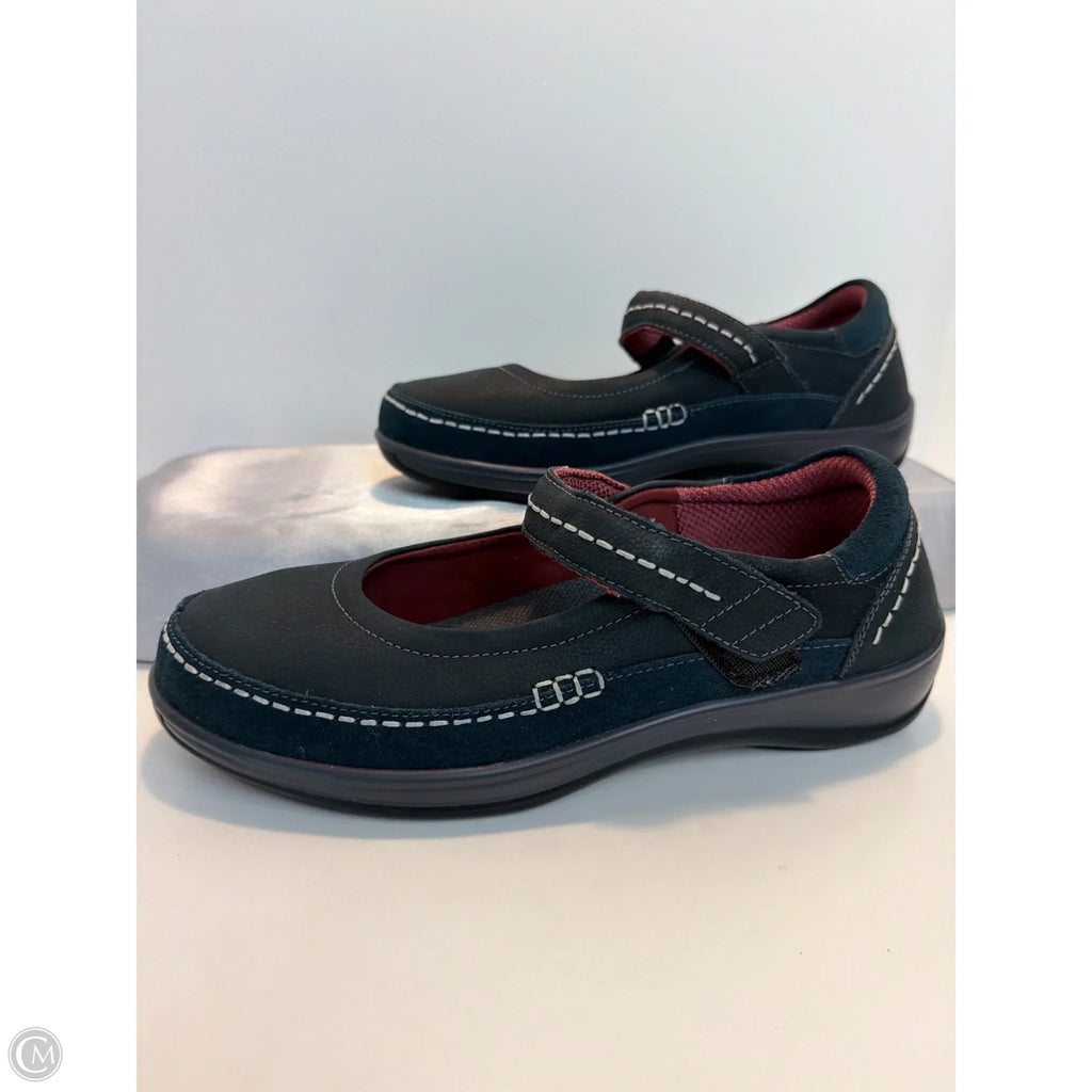 Shoes Flats By Clothes Mentor In Navy, Size: 8.5