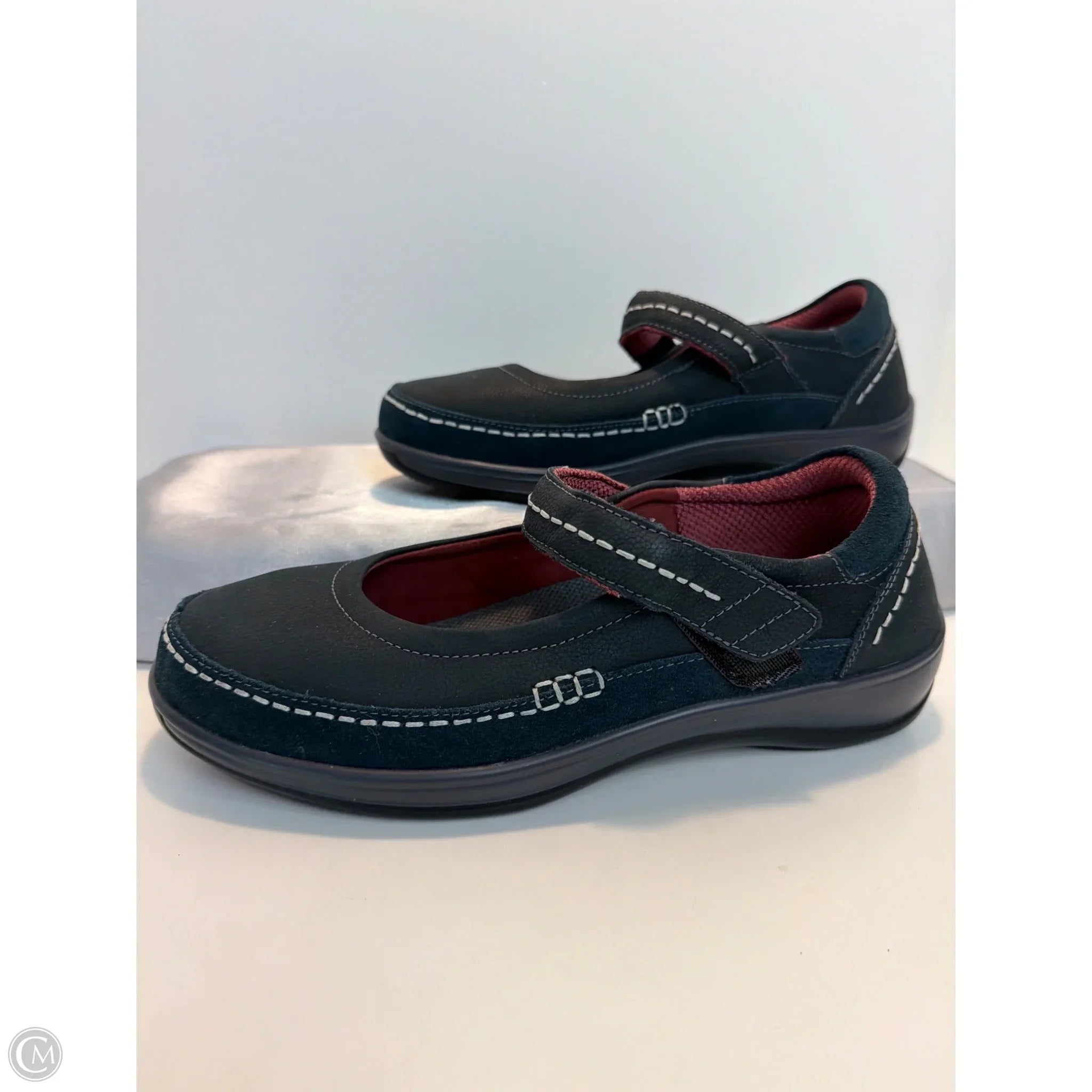 Shoes Flats By Clothes Mentor In Navy, Size: 8.5