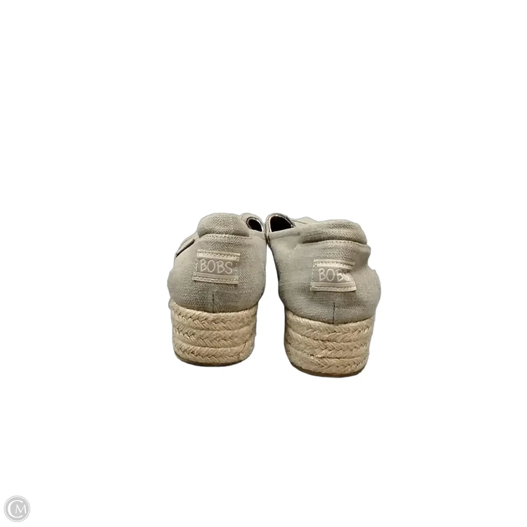 Shoes Flats By Bobs In Tan, Size: 7.5