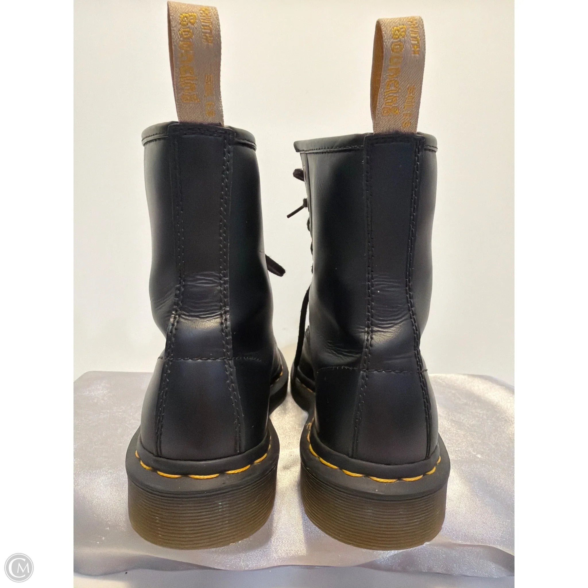 Boots Leather By Dr Martens In Black, Size: 6