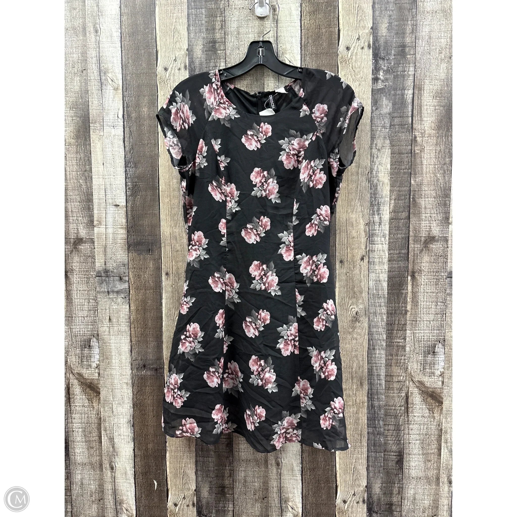 Dress Casual Short By Divided In Floral Print, Size: S