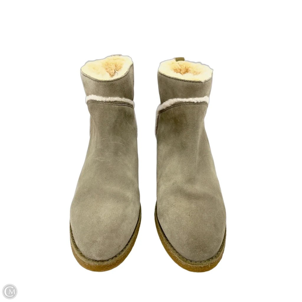 Boots Designer By Ugg In Green, Size: 11