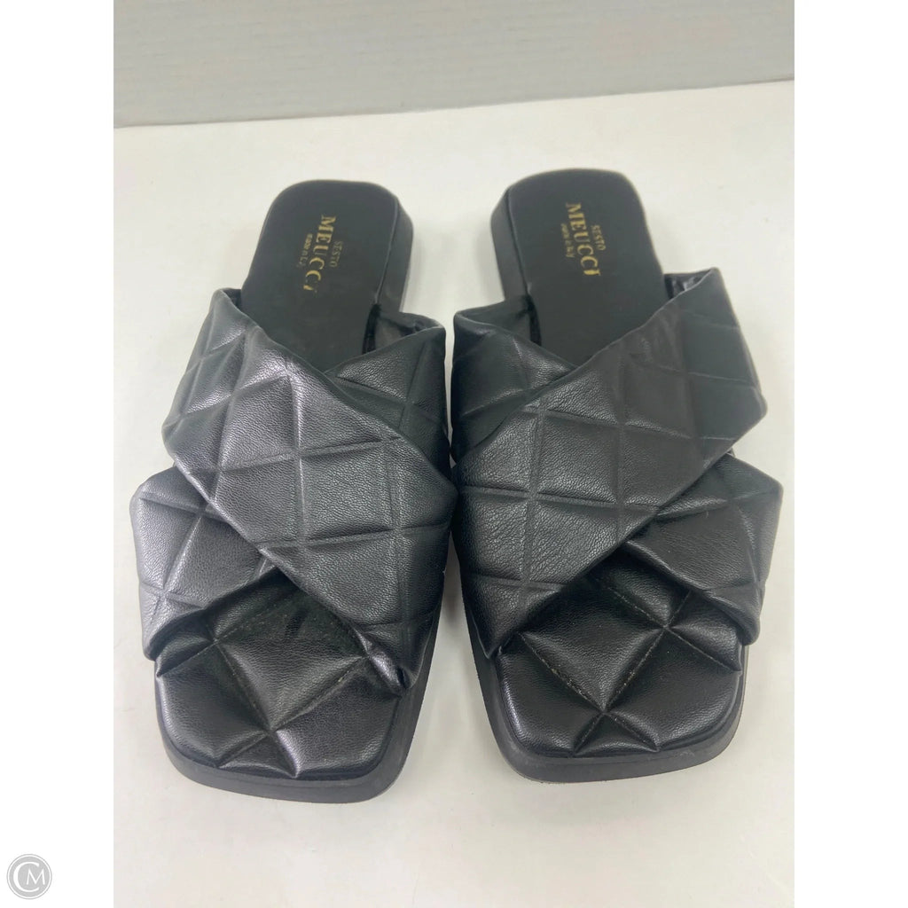 Sandals Flats By Clothes Mentor In Black, Size: 10