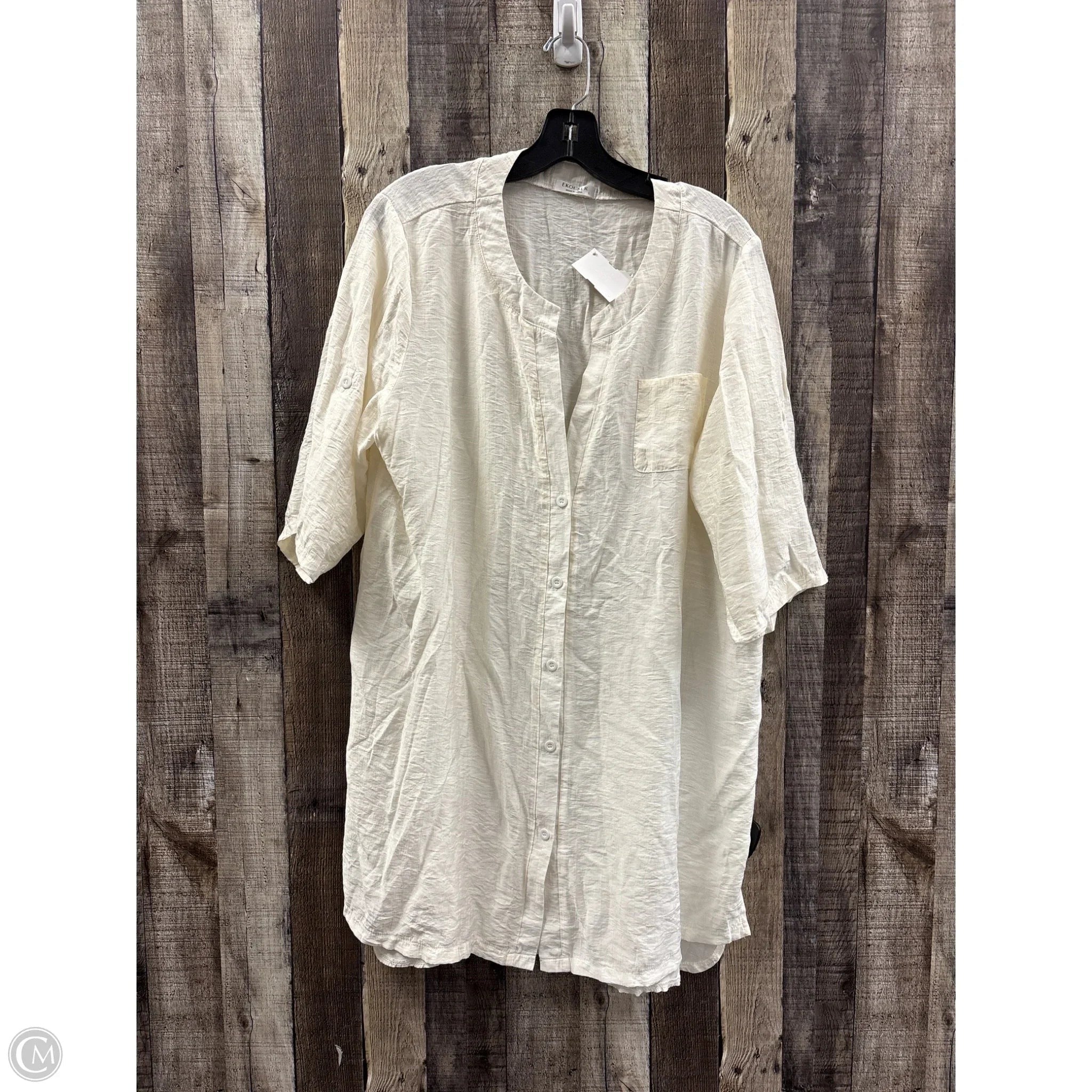 Top Short Sleeve By Ekouaer In Beige, Size: L
