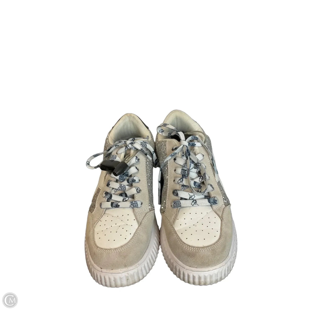 Shoes Sneakers By Clothes Mentor In White, Size: 10