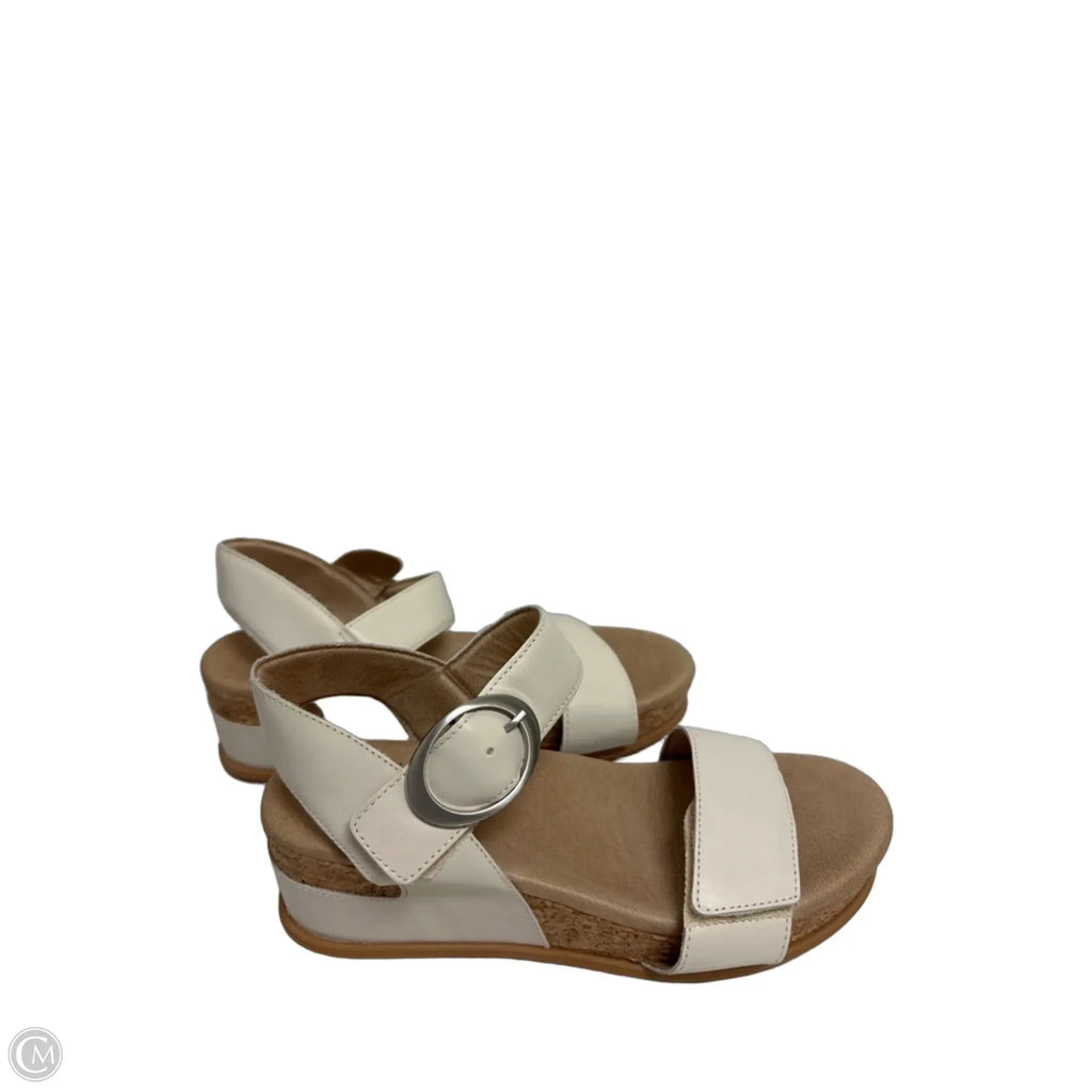 Sandals Heels Wedge By Clothes Mentor In Cream, Size: 6.5