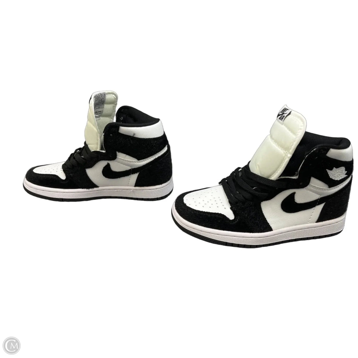 Shoes Sneakers By Nike In Black & White, Size: 5.5