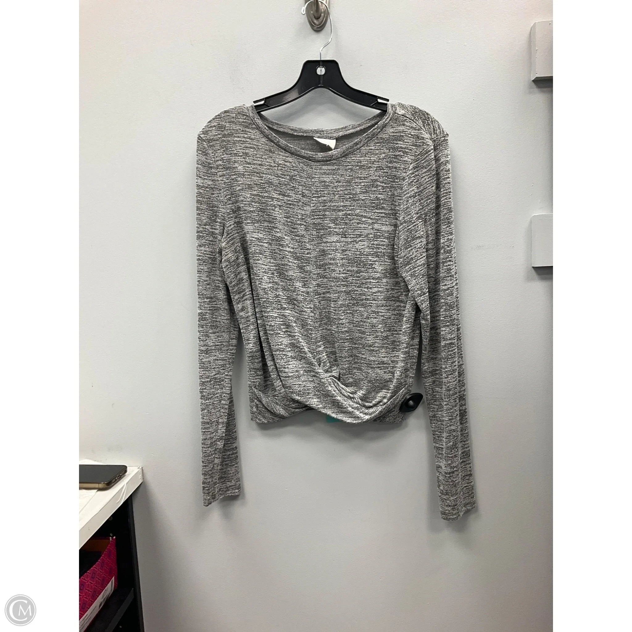 Top Long Sleeve By Abound In Grey, Size: L