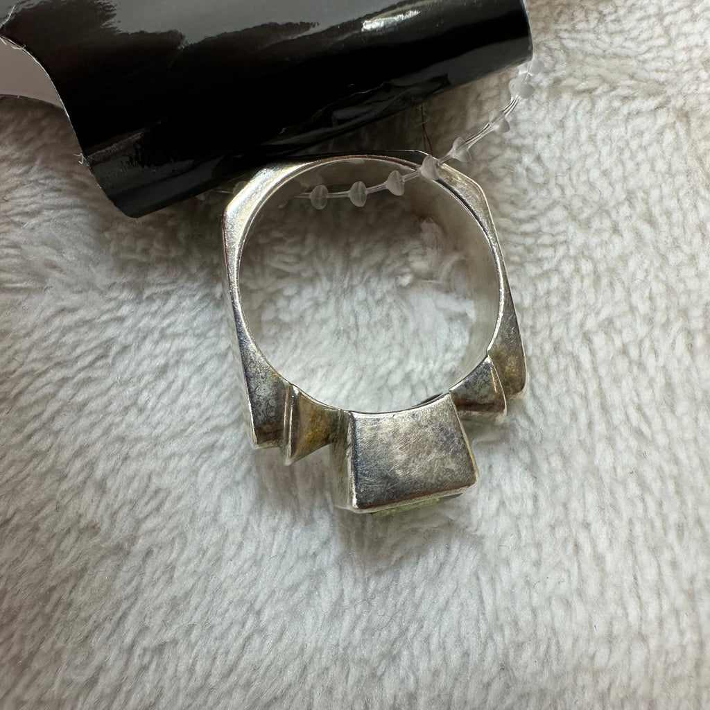 Sterling silver -green stone Ring by Silpada size 9