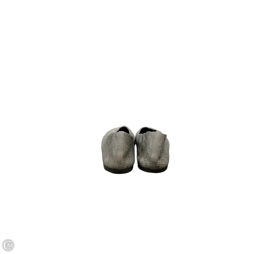 Shoes Flats By Skechers In Grey, Size: 10