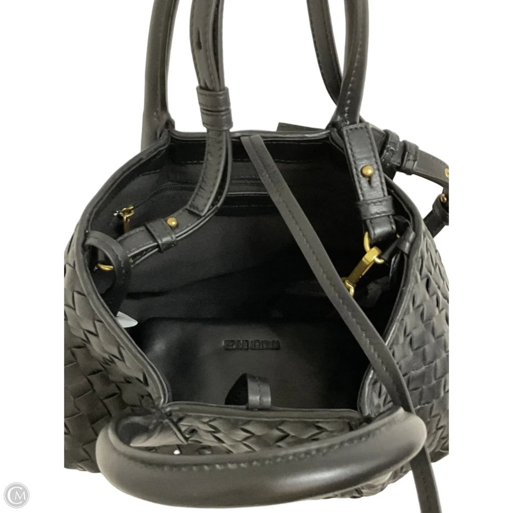 Crossbody By Walter Baker, Size: Medium