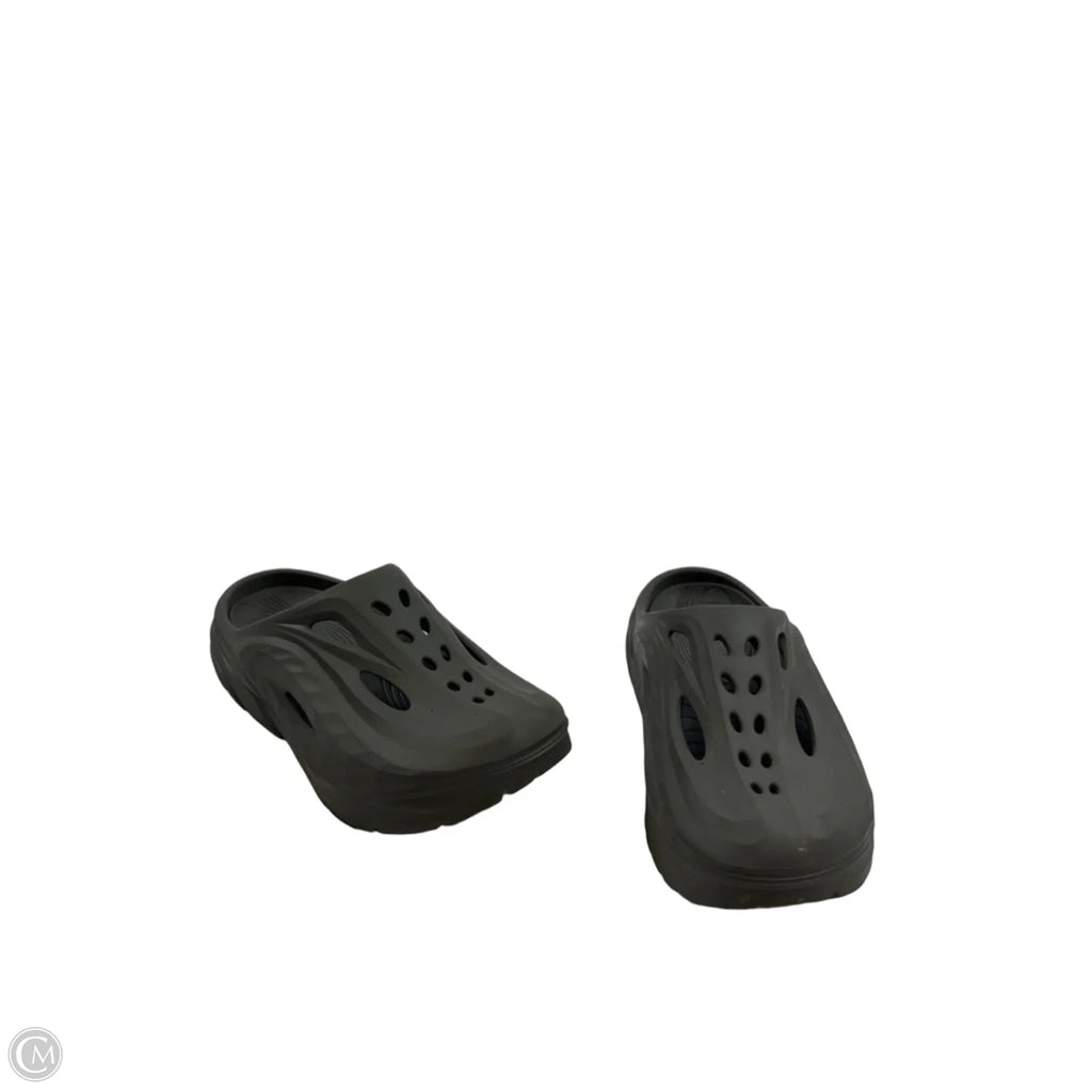 Shoes Flats By Hoka In Green, Size: 8.5