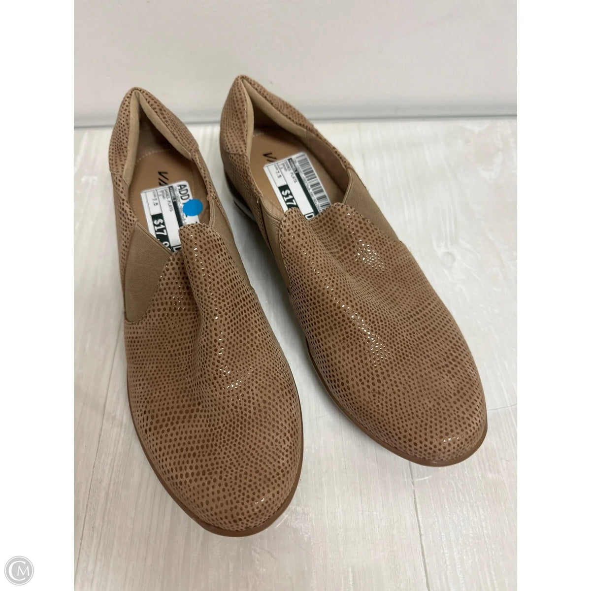 Shoes Flats By Vaneli In Brown, Size: 7.5