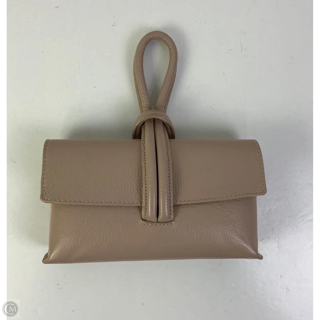 Clutch By Clothes Mentor, Size: Medium