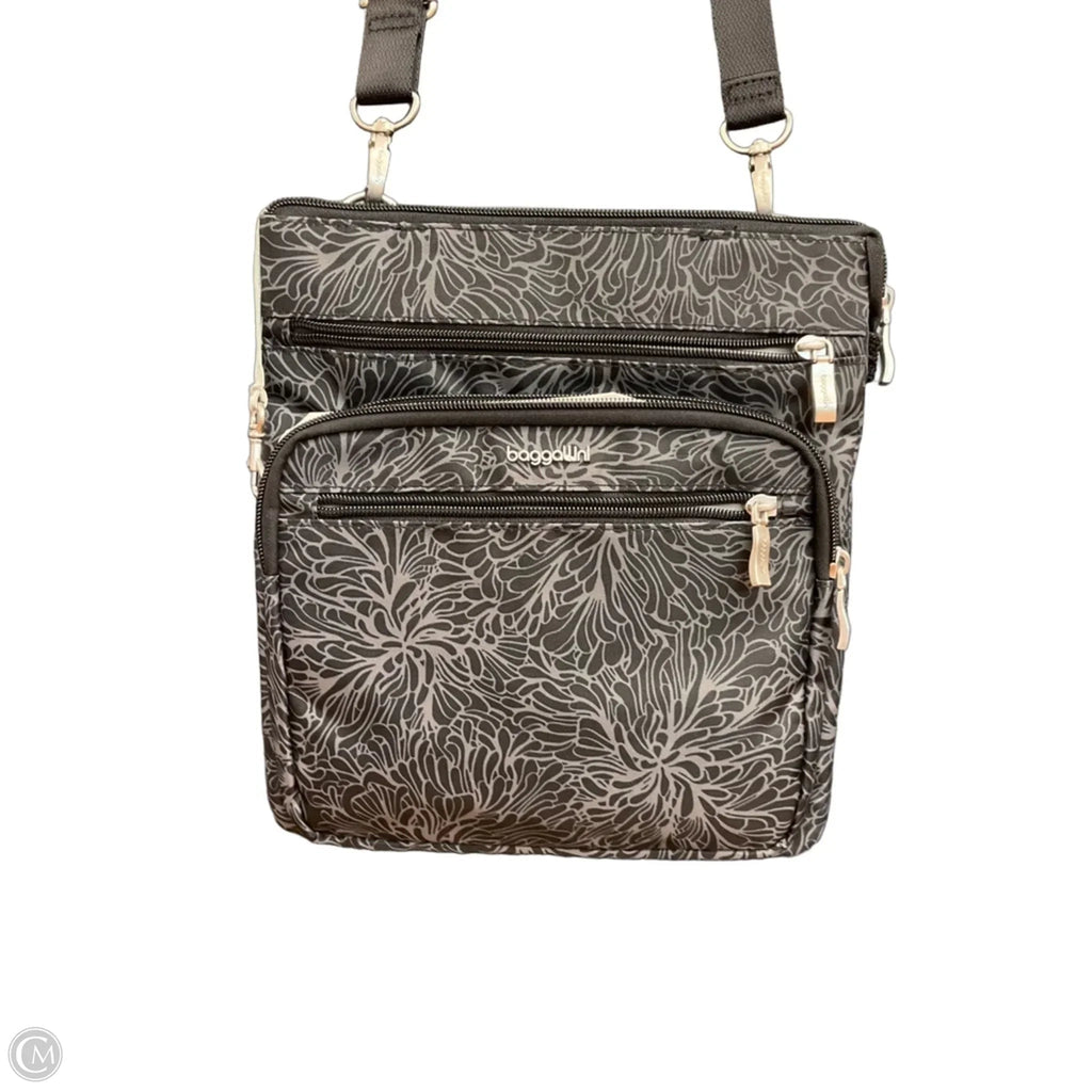 Crossbody By Baggallini, Size: Large