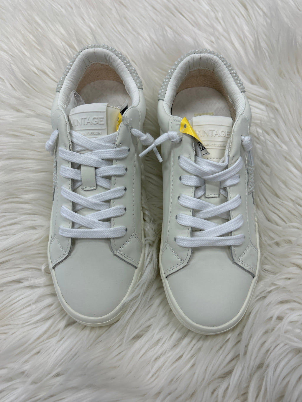 Shoes Sneakers By Vintage Havana In White, Size:6
