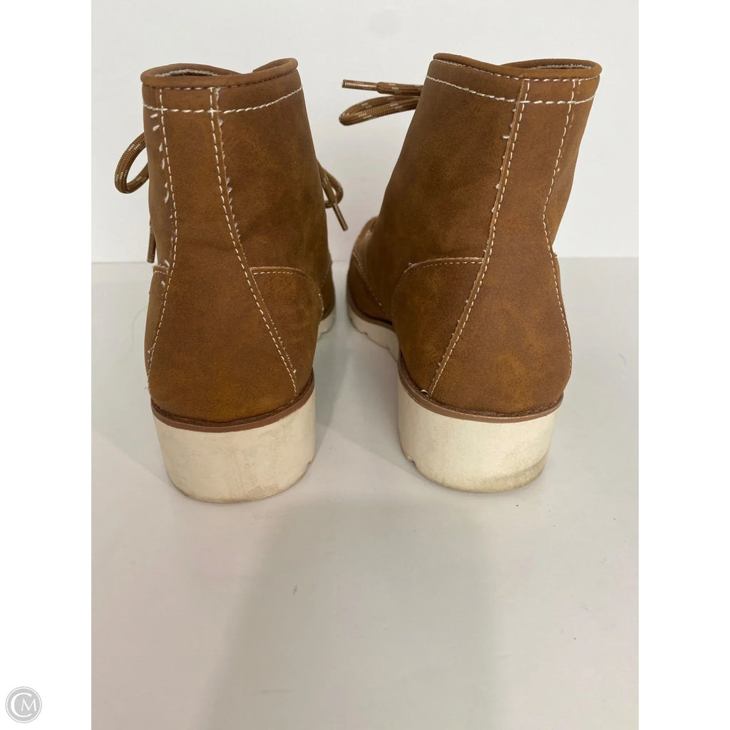 Boots Ankle Flats By St Johns Bay In Brown, Size: 8.5