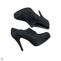 Shoes Designer By Stuart Weitzman In Black, Size: 6