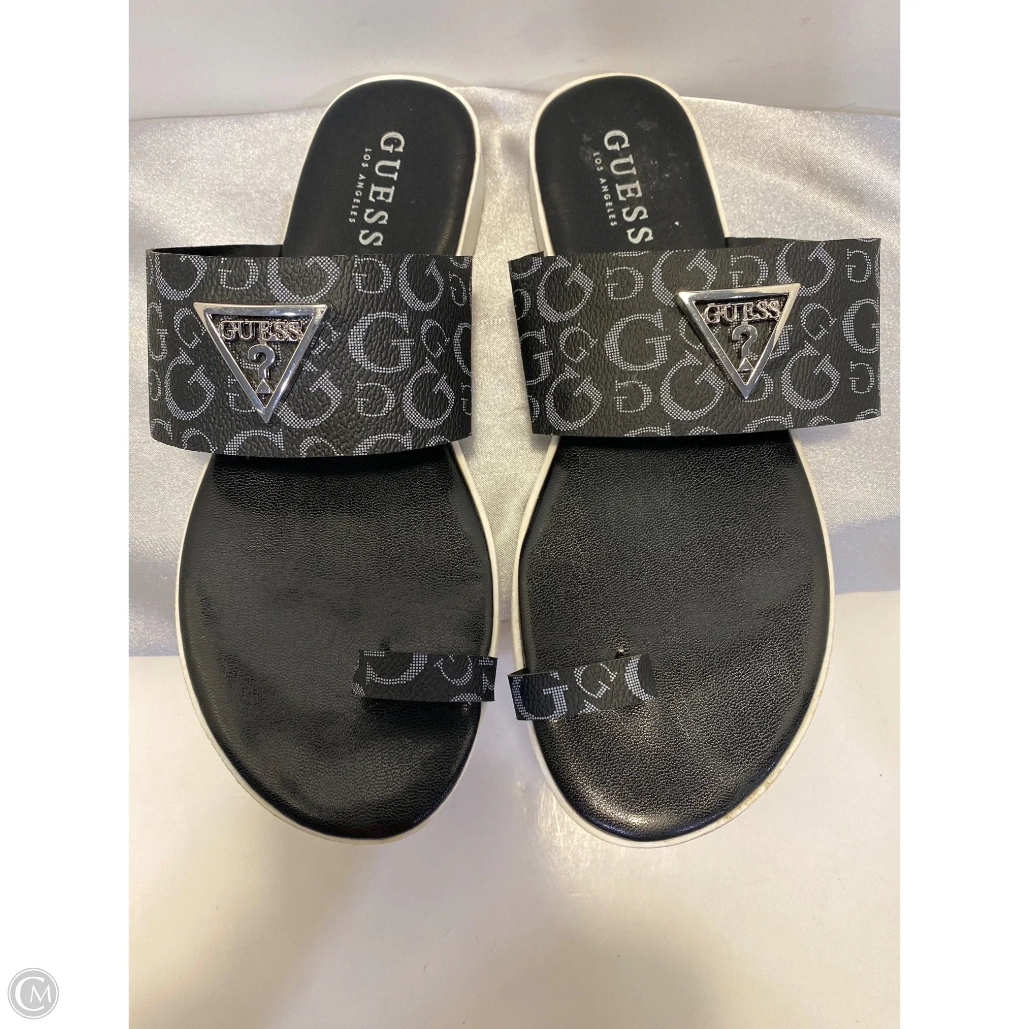 Sandals Flats By Guess In Black, Size: 7