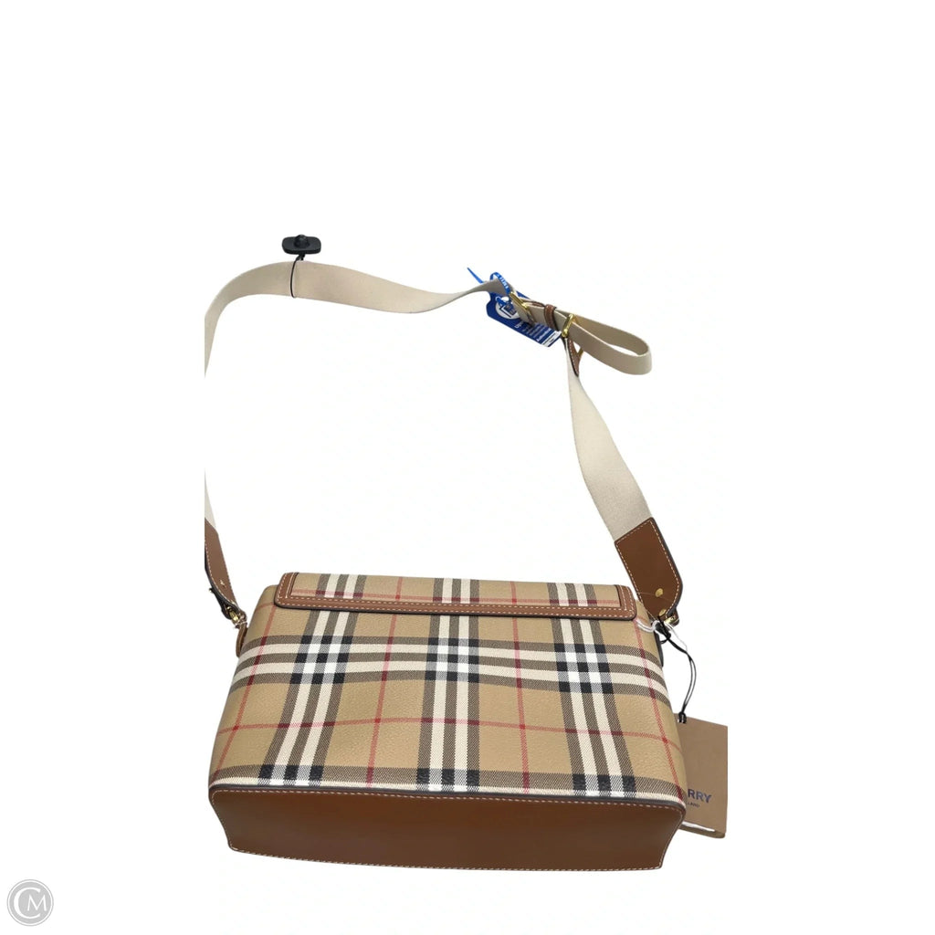 Clutch Luxury Designer By Burberry, Size: Medium