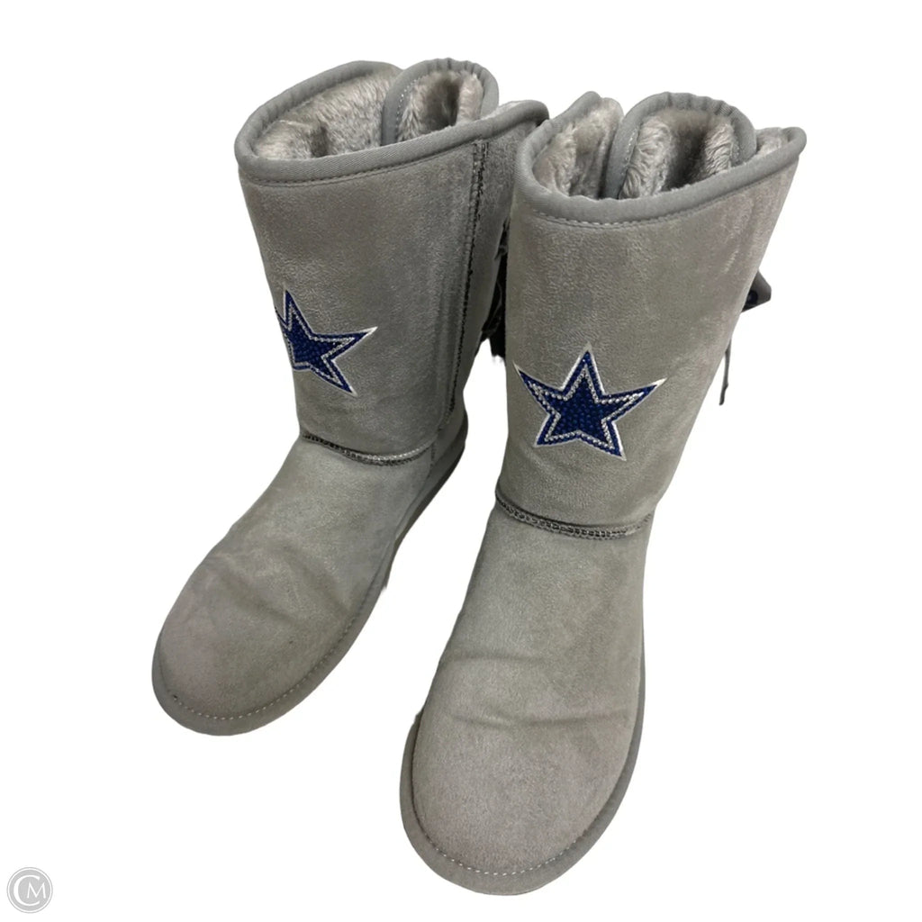 Boots Snow By Clothes Mentor In Grey, Size: 10