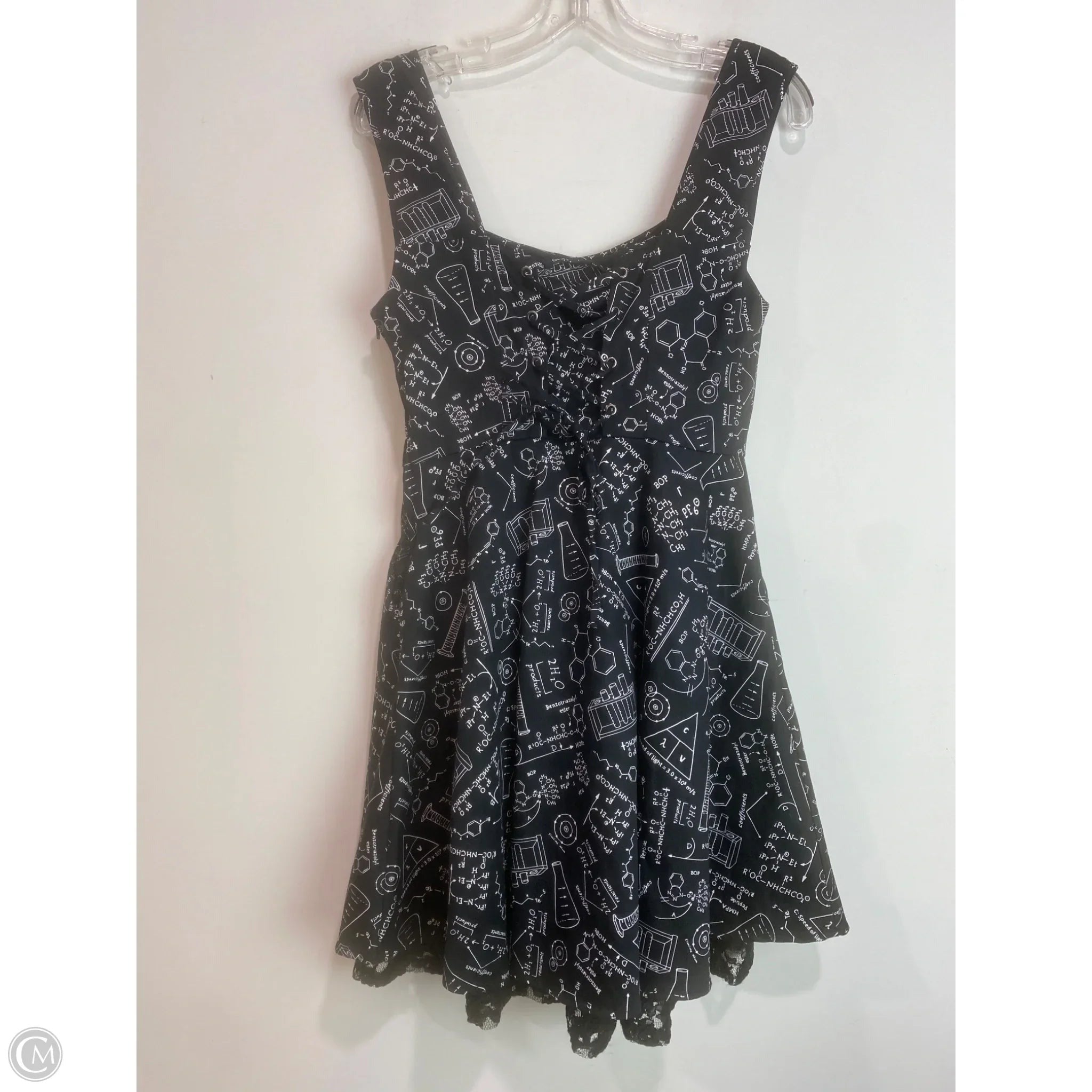 Dress Casual Short By Clothes Mentor In Black & White, Size: M