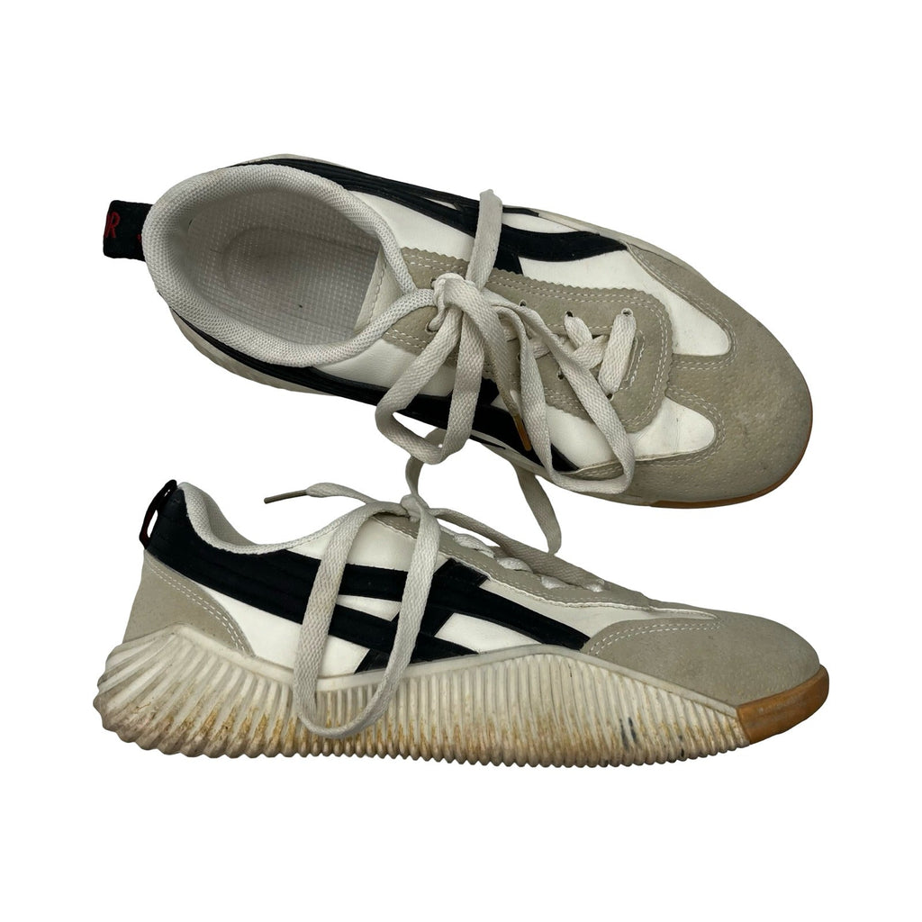 Shoes Sneakers By Clothes Mentor In Black & Cream, Size:10.5