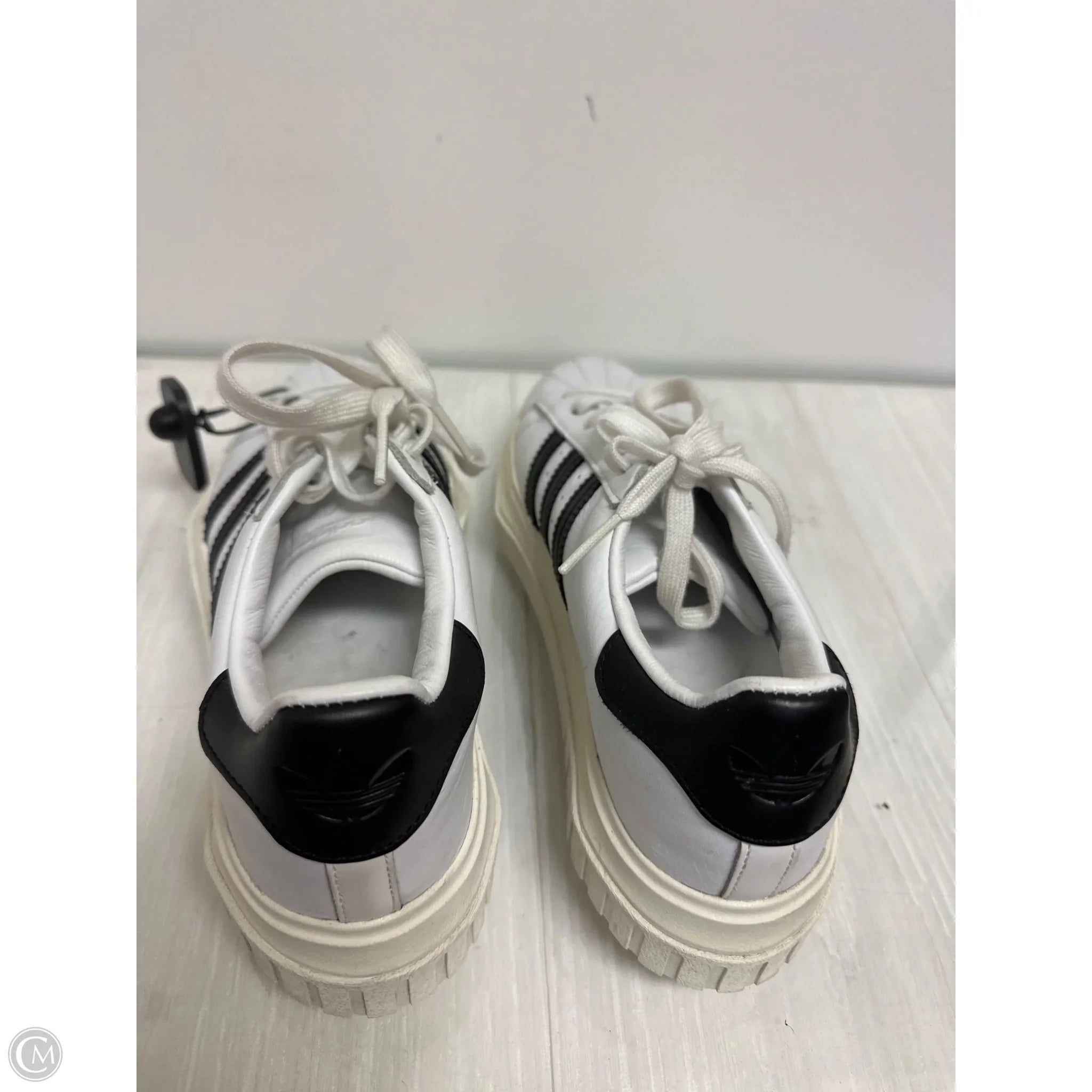 Shoes Sneakers By Adidas In Black & White, Size: 9