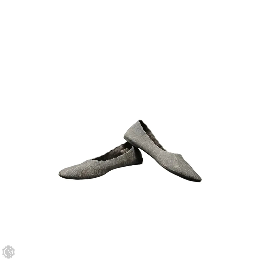 Shoes Flats By Skechers In Grey, Size: 10
