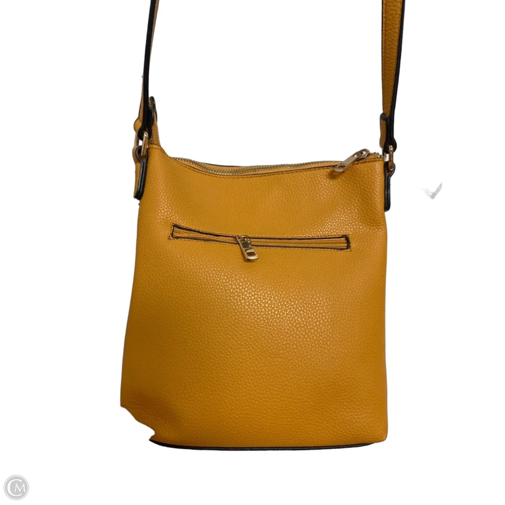 Crossbody By Clothes Mentor, Size: Medium