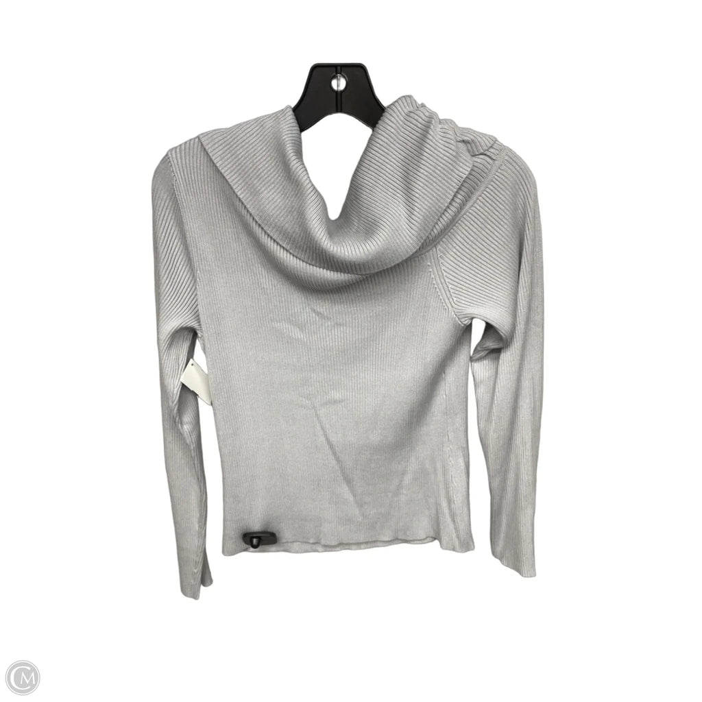 Top Long Sleeve By Abercrombie And Fitch In Grey, Size: L