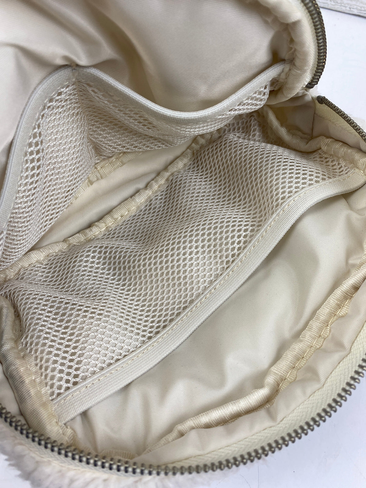 Belt Bag By Clothes Mentor, Size: Medium