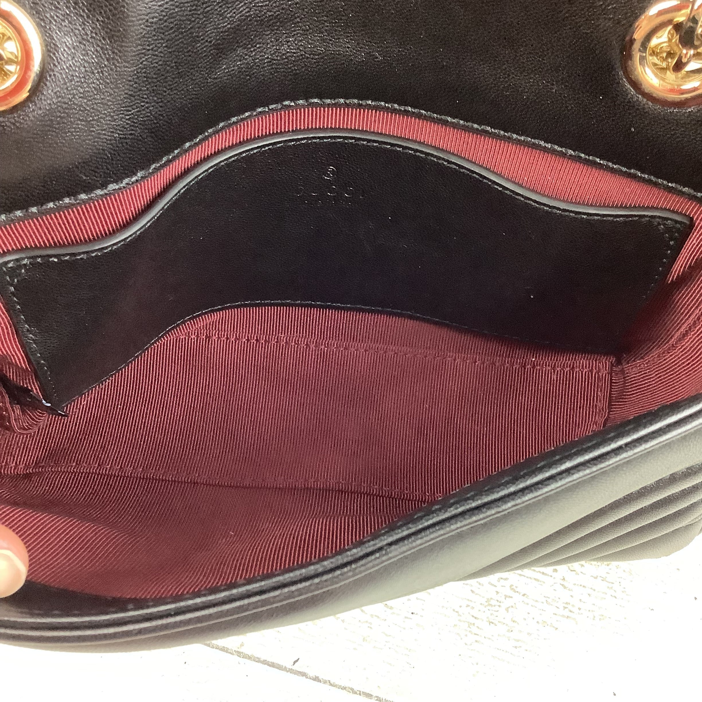 Handbag Luxury Designer By Gucci, Size: Medium