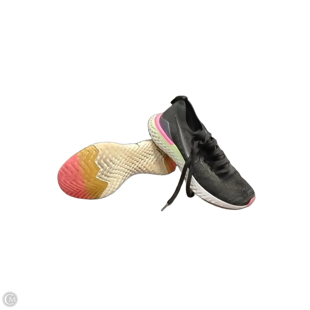 Shoes Athletic By Clothes Mentor In Black & White, Size: 9.5