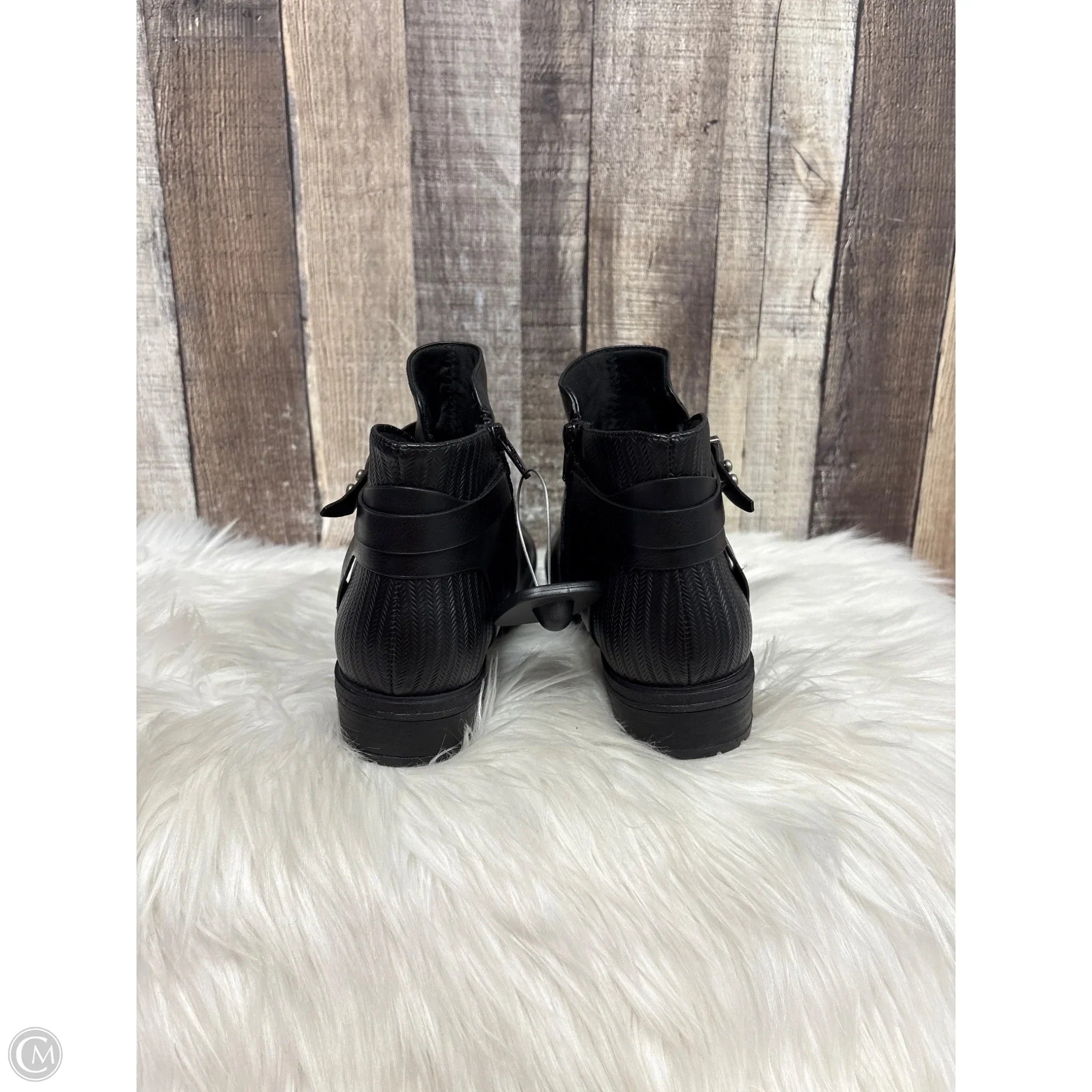 Boots Ankle Flats By Bare Traps In Black, Size: 8.5