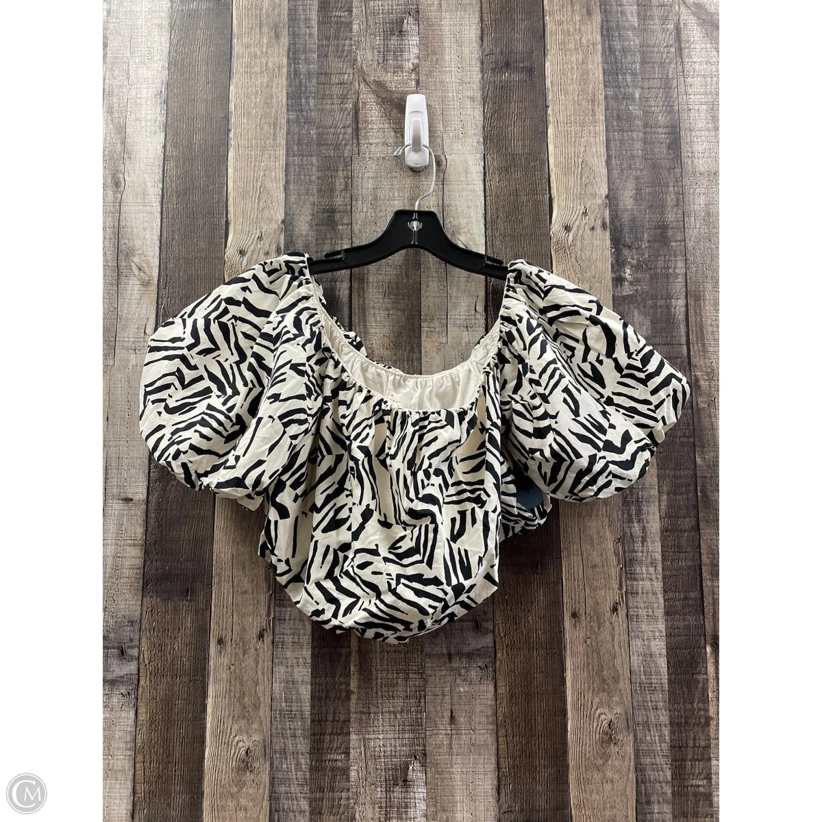 Top Short Sleeve By A New Day In Zebra Print, Size: L