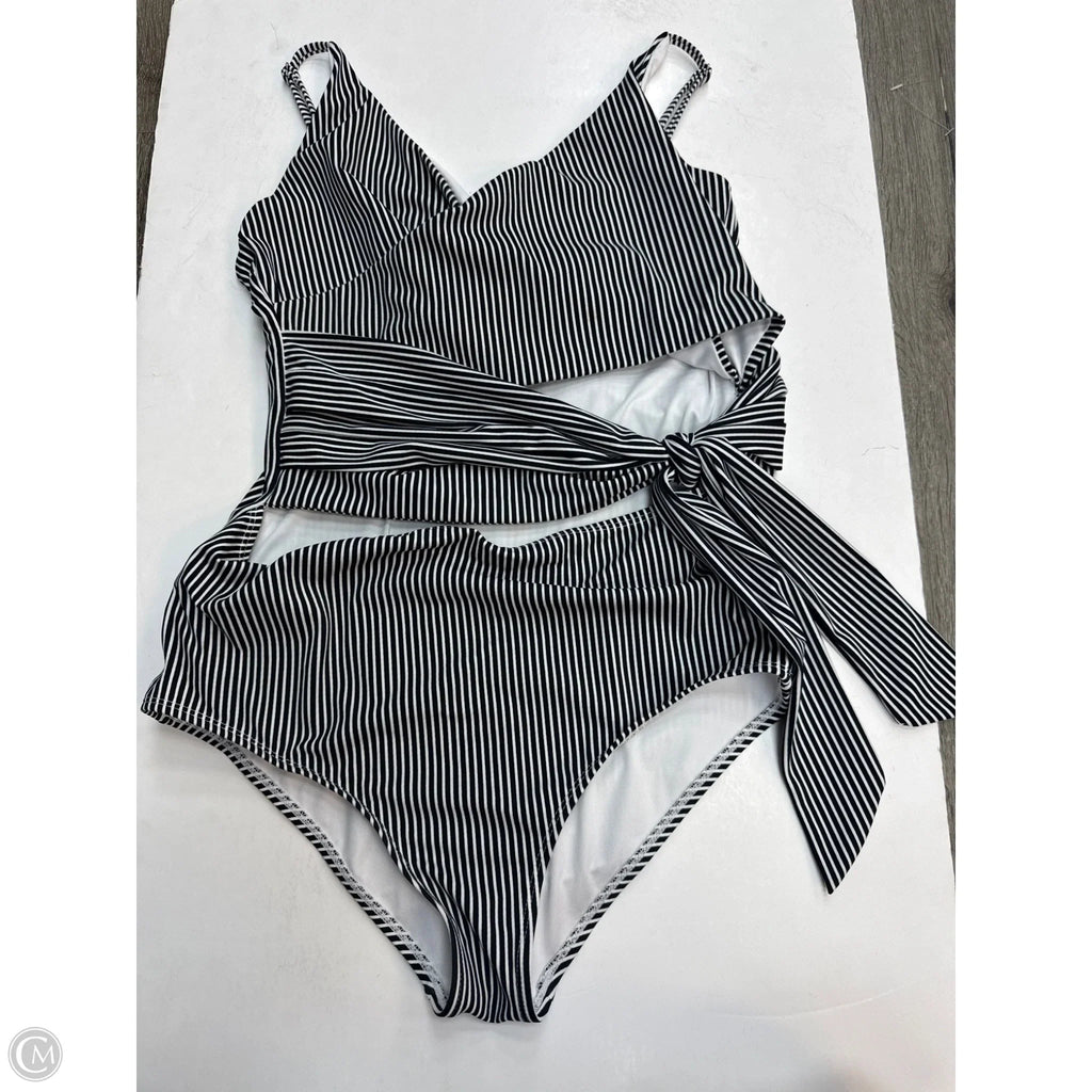 Swimsuit By Clothes Mentor In Black & White, Size: S