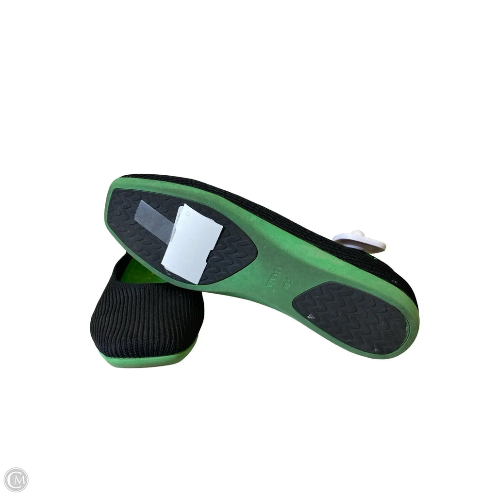 Shoes Flats By Vivaia In Black, Size: 10