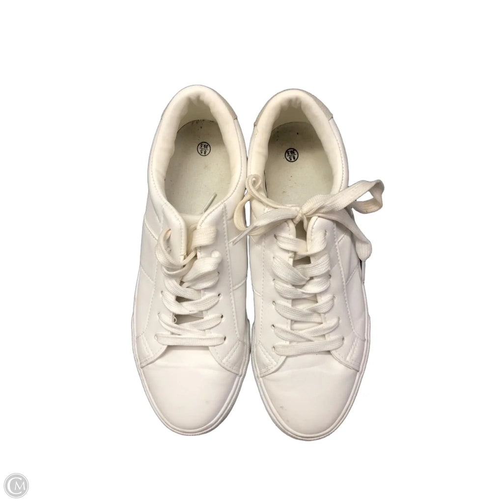 Shoes Sneakers By Clothes Mentor In White, Size: 8.5