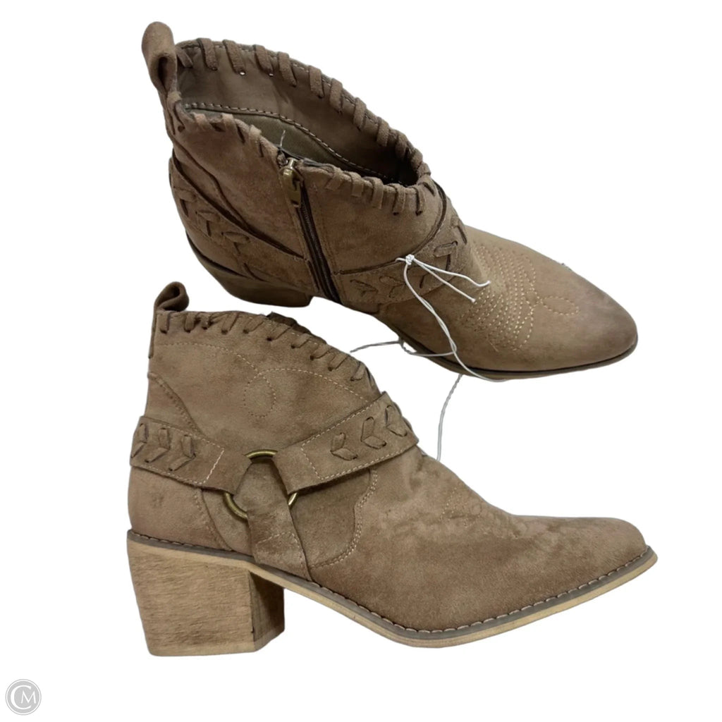 Boots Western By Cmf In Tan, Size: 9