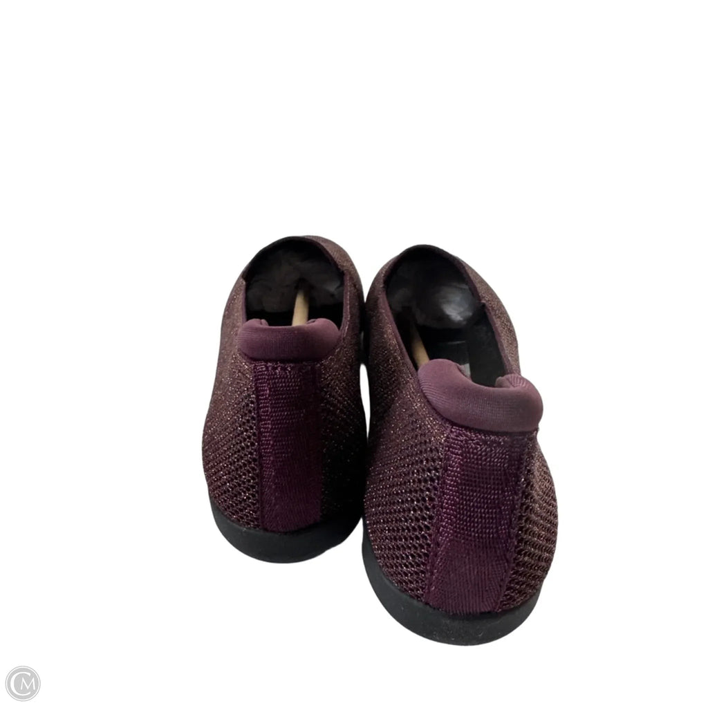 Shoes Flats By Clarks In Brown, Size: 6.5